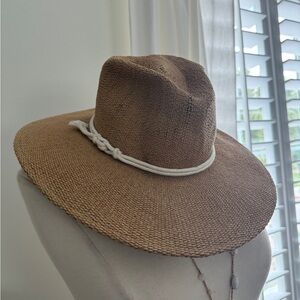Universal Thread Tan Woven Hat with Cream Band